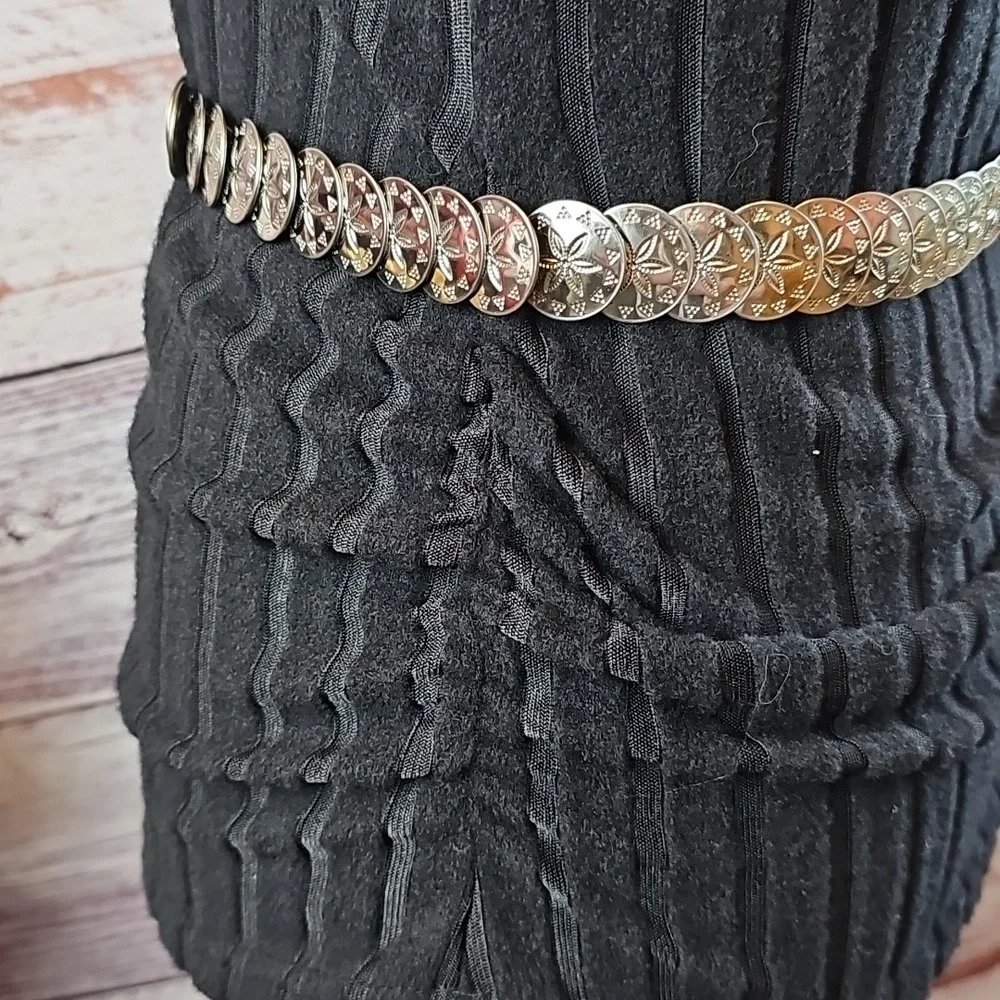 SILVER FLORAL DISC STRETCH BELT